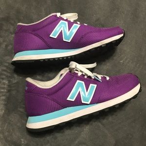 New Balance Tennis Shoes. Size 6. EUC.